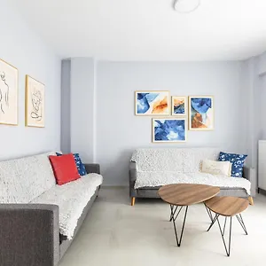 https://art-central-suites.hotelschalkidiki.net